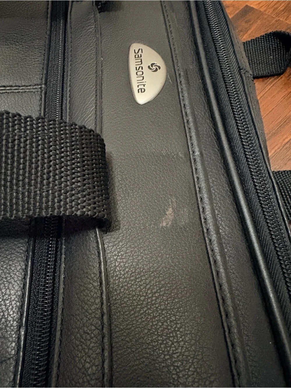 Samsonite Black Leather Expandable Business Briefcase Laptop Bag Shoulder Strap
